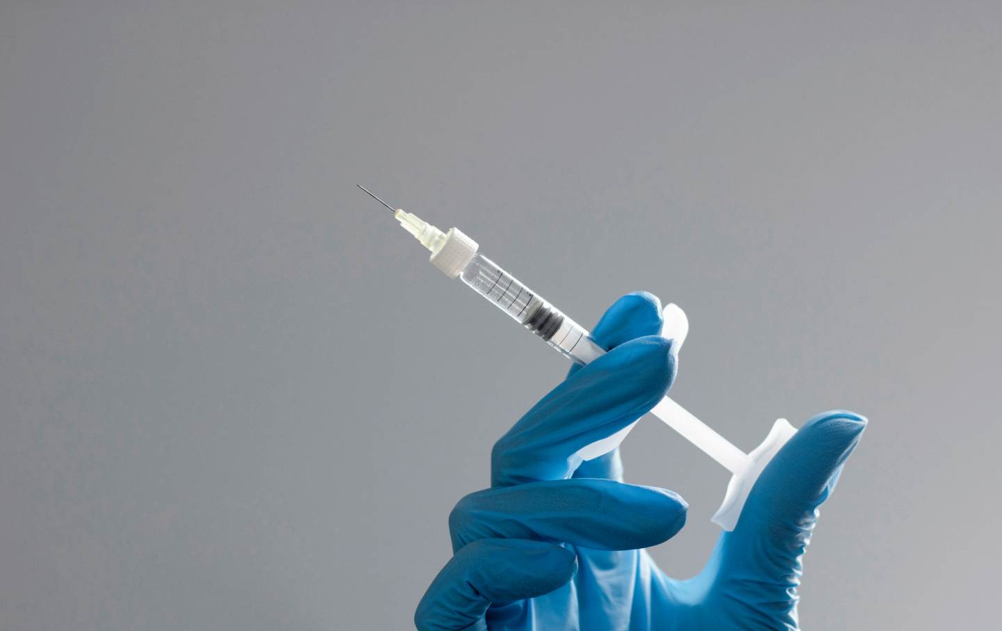 The Surrogate Embryo Transfer Process: Medications and Timeline